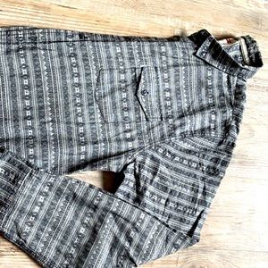 Men’s Levi’s button down size xl